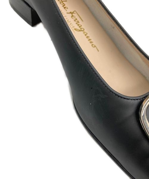 Salvatore Ferragamo（サルヴァトーレ フェラガモ）Salvatore Ferragamo (サルヴァトーレ フェラガモ) ヴァラパンプス ブラック サイズ:SIZE 6 1/2の古着・服飾アイテム