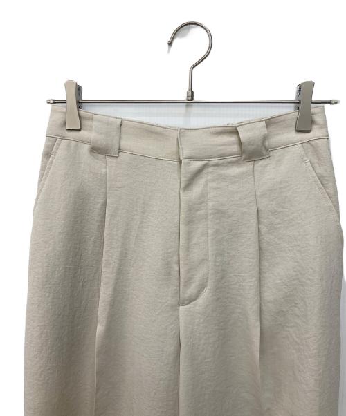 Spick and Span（スピック＆スパン）Spick and Span (スピックアンドスパン) ポリエステルツイルタックパンツ ベージュ サイズ:36の古着・服飾アイテム