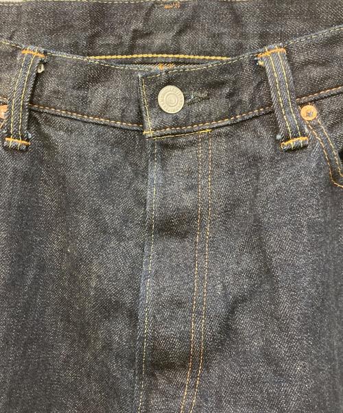 MOMOTARO JEANS（桃太郎ジーンズ）MOMOTARO JEANS (桃太郎ジーンズ) 15.7oz 特濃インディゴ出陣クラシックストレートジーンズ インディゴ サイズ:91cm(W36)の古着・服飾アイテム