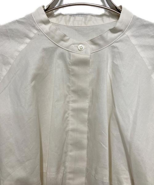 ETRE TOKYO（エトレトウキョウ）ETRE TOKYO (エトレトウキョウ) カーブスリーブバンドカラーシャツ ホワイト サイズ:Freeの古着・服飾アイテム