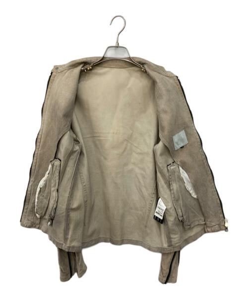 ISAMU KATAYAMA BACKLASH（イサムカタヤマ・バックラッシュ）ISAMU KATAYAMA BACKLASH (イサムカタヤマ・バックラッシュ) カーフ白鞣しスエード 製品バイオウォッシュ  シングル スタンド ライダース ベージュ サイズ:SIZE 2の古着・服飾アイテム