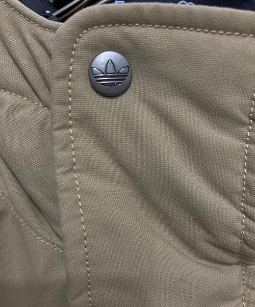 adidas Originals（アディダスオリジナル）adidas originals (アディダスオリジナル) ダウンジャケット ベージュ サイズ:Lの古着・服飾アイテム