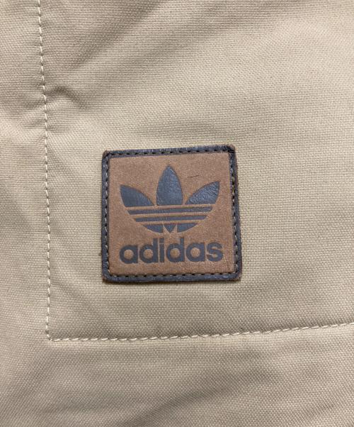 adidas Originals（アディダスオリジナル）adidas originals (アディダスオリジナル) ダウンジャケット ベージュ サイズ:Lの古着・服飾アイテム