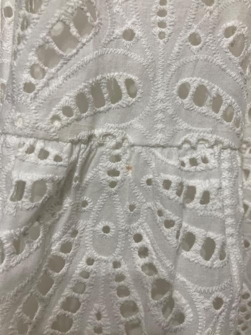 troisiemechaco（トロワズィエムチャコ）troisiemeCHACO (トロワズィエムチャコ) カットワークワンピース ホワイト サイズ:Mの古着・服飾アイテム