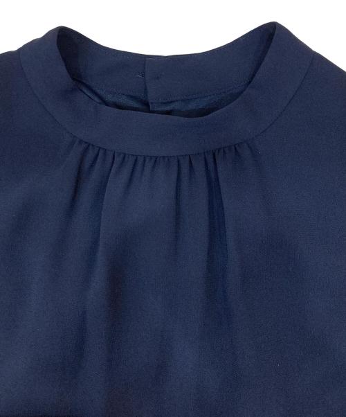 green label relaxing（グリーンレーベルリラクシング）green label relaxing (グリーンレーベルリラクシング) ジョーゼット ハイネック ギャザー ワンピース ネイビー サイズ:SIZE Free 未使用品の古着・服飾アイテム