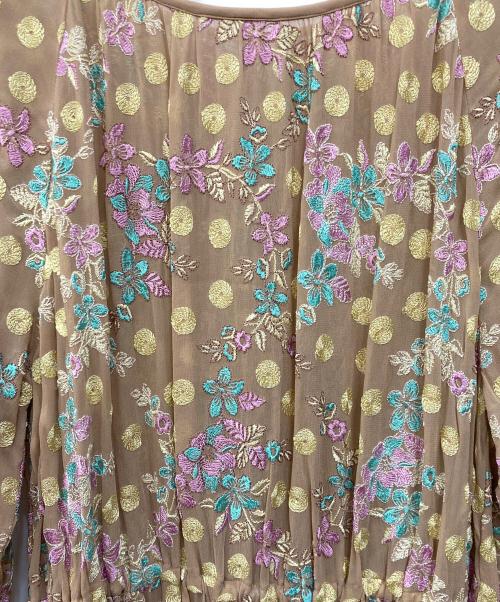 GRACE CONTINENTAL（（グレースコンチネンタル）GRACE CONTINENTAL (グレースコンチネンタル) フラワードット刺繍ワンピース ベージュ サイズ:SIZE 36の古着・服飾アイテム