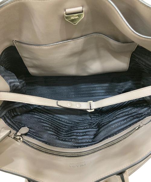 PRADA（プラダ）PRADA (プラダ) レザー2WAYショルダーバッグ グレーの古着・服飾アイテム