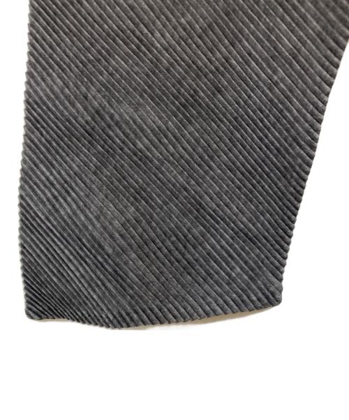 PLEATS PLEASE（プリーツプリーズ）PLEATS PLEASE (プリーツプリーズ) 細プリーツTシャツ グレー サイズ:3の古着・服飾アイテム