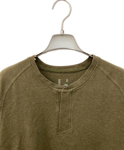 ARC'TERYX（アークテリクス）ARC'TERYX (アークテリクス) ヘンリーネックカットソー カーキ サイズ:Ｍの古着・服飾アイテム
