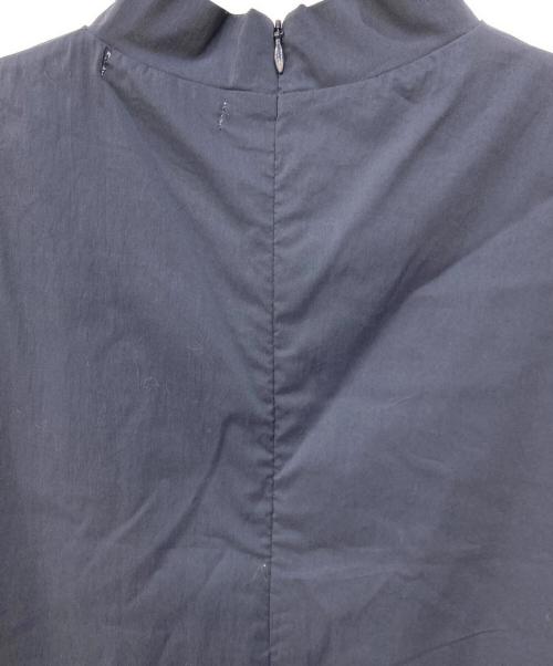 ETRE TOKYO（エトレトウキョウ）ETRE TOKYO (エトレトウキョウ) ハイネックノースリーブトップス ネイビー サイズ:Freeの古着・服飾アイテム