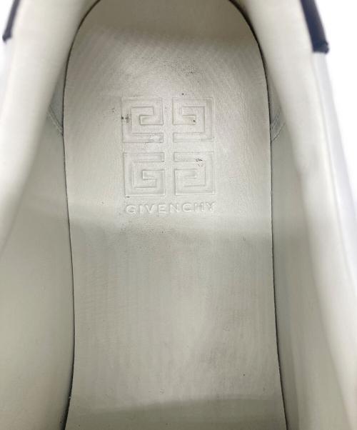 GIVENCHY（ジバンシィ）GIVENCHY (ジバンシィ) ローカットスニーカー ホワイト サイズ:SIZE 42の古着・服飾アイテム