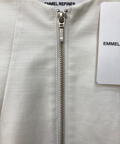 EMMEL REFINES（エメル リファインズ）EMMEL REFINES (エメル リファインズ) EM バックサテン ジップ ノーカラーコート ホワイト サイズ:S 未使用品の古着・服飾アイテム