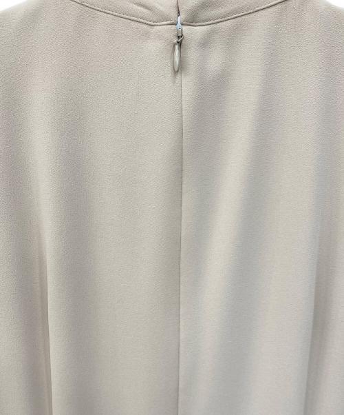 CELFORD（セルフォード）CELFORD (セルフォード) ボウタイプリーツワンピース ベージュ サイズ:SIZE 36の古着・服飾アイテム