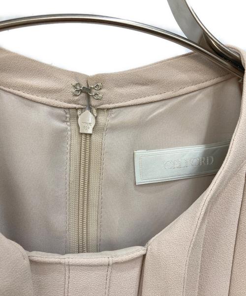 CELFORD（セルフォード）CELFORD (セルフォード) ボウタイプリーツワンピース ベージュ サイズ:SIZE 36の古着・服飾アイテム