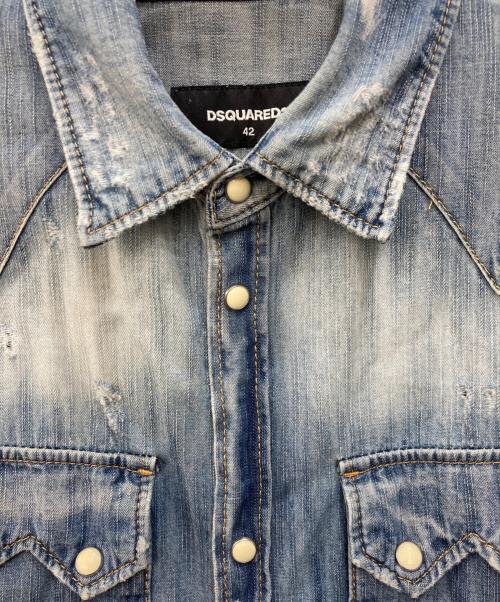 DSQUARED2（ディースクエアード）DSQUARED2 (ディースクエアード) 再構築ダメージデニムシャツ/パッチワーク/リメイク/長袖シャツ インディゴ サイズ:SIZE 42の古着・服飾アイテム
