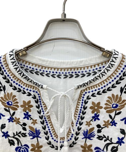 URBAN RESEARCH DOORS（アーバンリサーチドアーズ）URBAN RESEARCH DOORS (アーバンリサーチドアーズ) エンブロダイリー刺繍ブラウス ホワイト サイズ:Freeの古着・服飾アイテム