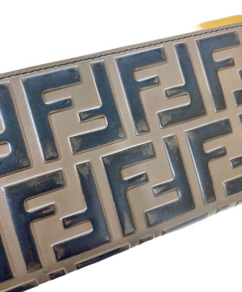 FENDI（フェンディ）FENDI (フェンディ) ズッカ柄ロングウォレット ブラウンの古着・服飾アイテム