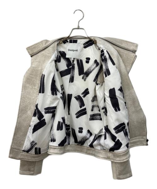Desigual（デシグアル）Desigual (デシグアル) Fレザージャケット ベージュ サイズ:SIZE 46の古着・服飾アイテム