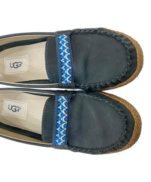 UGG（アグ）UGG (アグ) カエリー モカシンローファ ブラック サイズ:23の古着・服飾アイテム