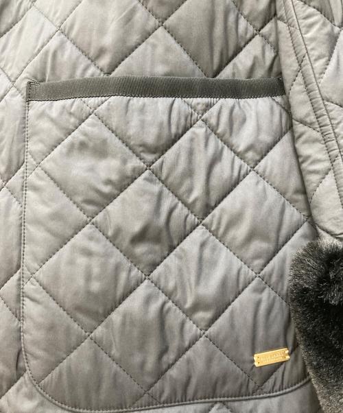 BLUE LABEL CRESTBRIDGE（ブルーレーベルクレストブリッジ）BLUE LABEL CRESTBRIDGE (ブルーレーベルクレストブリッジ) リバーシブルキルティングコート ブラック サイズ:SIZE38の古着・服飾アイテム