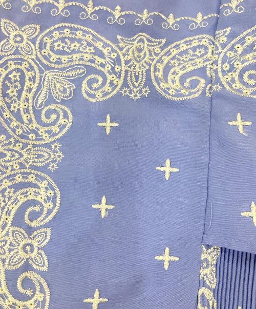 Lily Brown（リリーブラウン）Lily Brown (リリーブラウン) バンダナ刺繍トップス ブルー サイズ:Freeの古着・服飾アイテム