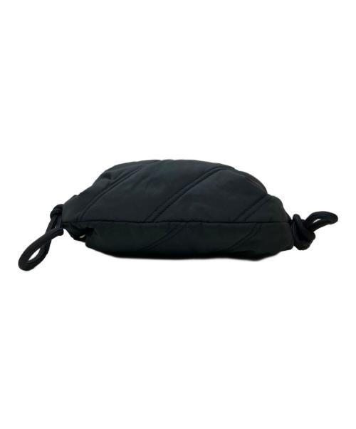 GANNI（ガニー）Ganni (ガニー) パデッドパネルバッグ ブラックの古着・服飾アイテム