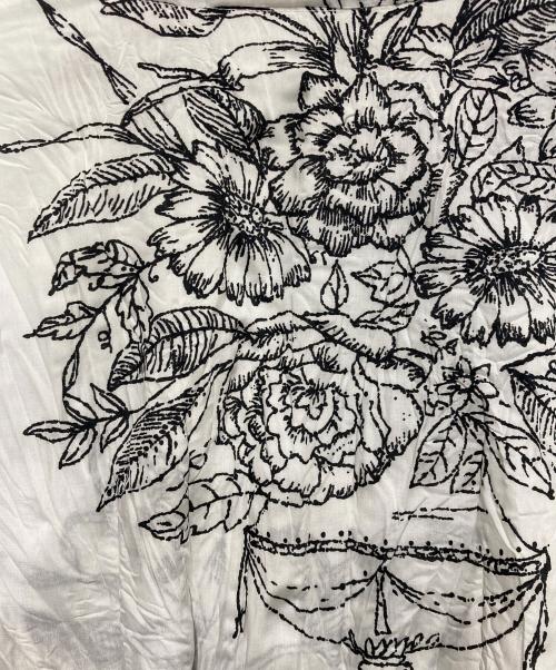 ISSEY MIYAKE（イッセイミヤケ）ISSEY MIYAKE (イッセイミヤケ) ライトクロップドフラワージャケット ホワイト サイズ:Mの古着・服飾アイテム