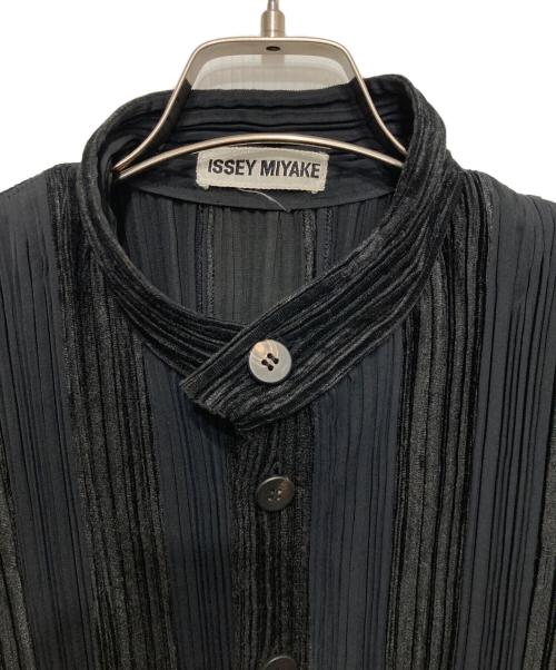 ISSEY MIYAKE（イッセイミヤケ）ISSEY MIYAKE (イッセイミヤケ) プリーツ×ベロアジレ　 ブラック サイズ:Ⅿの古着・服飾アイテム