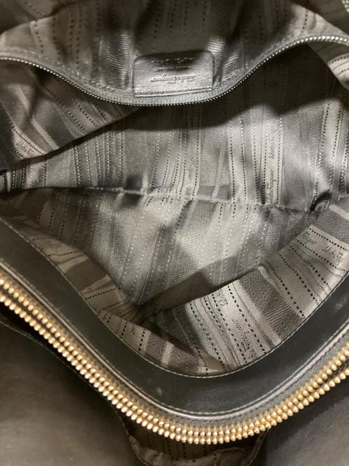 Salvatore Ferragamo（サルヴァトーレ フェラガモ）Salvatore Ferragamo (サルヴァトーレ フェラガモ) チェーントートバッグ ブラックの古着・服飾アイテム