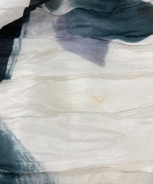 ISSEY MIYAKE（イッセイミヤケ）ISSEY MIYAKE (イッセイミヤケ) 総柄シルクストール ホワイトの古着・服飾アイテム