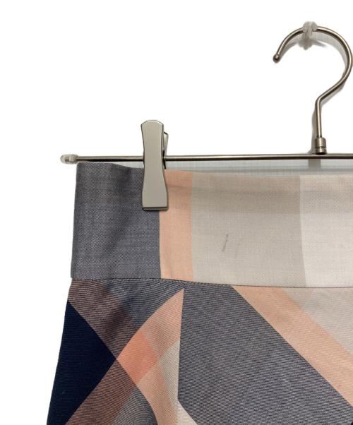 BLUE LABEL CRESTBRIDGE（ブルーレーベルクレストブリッジ）BLUE LABEL CRESTBRIDGE (ブルーレーベルクレストブリッジ) チェックロングスカート ネイビー サイズ:38の古着・服飾アイテム