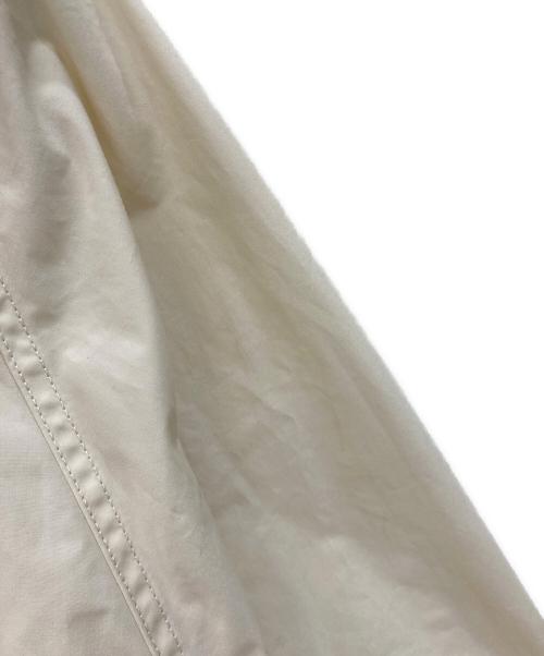 THE NORTHFACE PURPLELABEL（ザ・ノースフェイス パープルレーベル）THE NORTHFACE PURPLELABEL (ザ・ノースフェイス パープルレーベル) JOURNAL STANDARD別注　MOUNTAIN WIND PARKA　マウンテンウィンドパーカ アイボリー サイズ:Lの古着・服飾アイテム