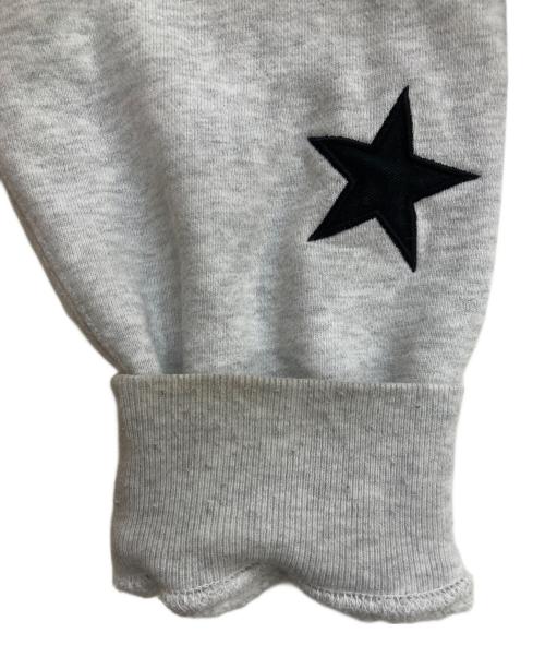 F.C.R.B.（エフシーレアルブリストル）F.C.R.B. (エフシーレアルブリストル) STAR APPLIQUE TEAM CREW NECK SWEAT グレー サイズ:Ｌの古着・服飾アイテム
