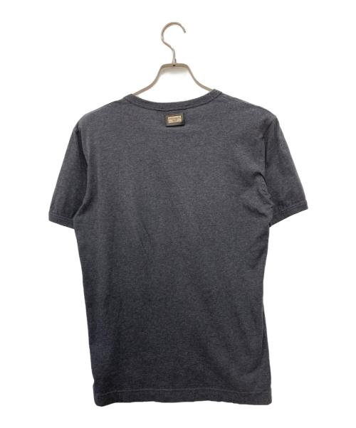 DOLCE & GABBANA（ドルチェ＆ガッバーナ）DOLCE & GABBANA (ドルチェ＆ガッバーナ) VネックTシャツ グレー サイズ:48の古着・服飾アイテム