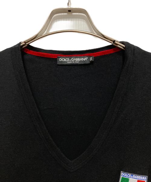 DOLCE & GABBANA（ドルチェ＆ガッバーナ）DOLCE & GABBANA (ドルチェ＆ガッバーナ) ロゴワッペンVネックTシャツ ブラック サイズ:50の古着・服飾アイテム