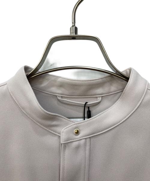 taupe（トープ）taupe (トープ) ジョーゼットディープスリットザムシャツ ベージュ サイズ:2 未使用品の古着・服飾アイテム