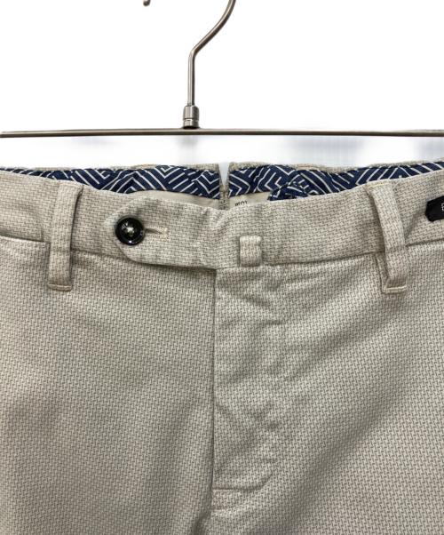 BEAMS F（ビームスエフ）BEAMS F (ビームスエフ) PT01 (ピーティーゼロウーノ) スラックス ベージュ サイズ:44の古着・服飾アイテム