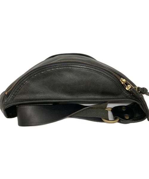 SLOW（スロウ）SLOW (スロウ) レザーボディーバッグ ブラックの古着・服飾アイテム