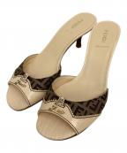 FENDIフェンディ）の古着「ズッカ柄オープントゥーパンプス」｜ベージュ