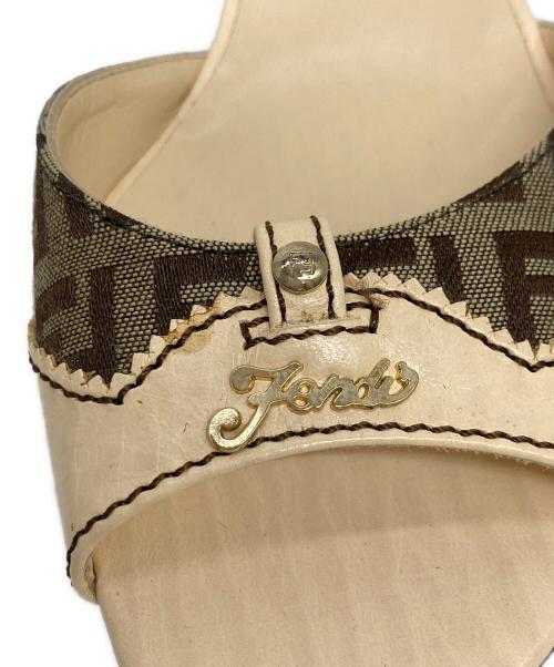 FENDI（フェンディ）FENDI (フェンディ) ズッカ柄オープントゥーパンプス ベージュ サイズ:SIZE 36の古着・服飾アイテム