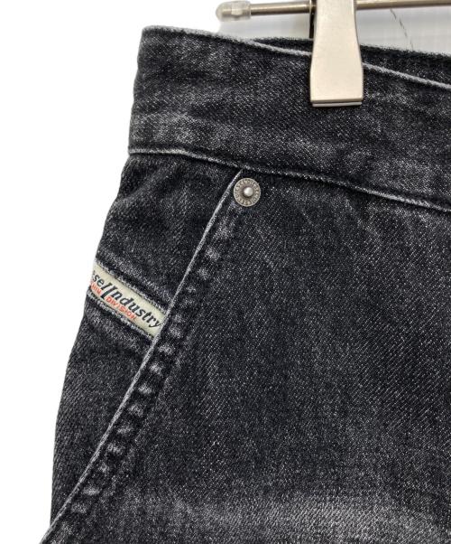 DIESEL（ディーゼル）DIESEL (ディーゼル) D-FISH-CARGO-S ブラック サイズ:SIZE W29の古着・服飾アイテム