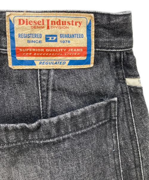 DIESEL（ディーゼル）DIESEL (ディーゼル) D-FISH-CARGO-S ブラック サイズ:SIZE W29の古着・服飾アイテム