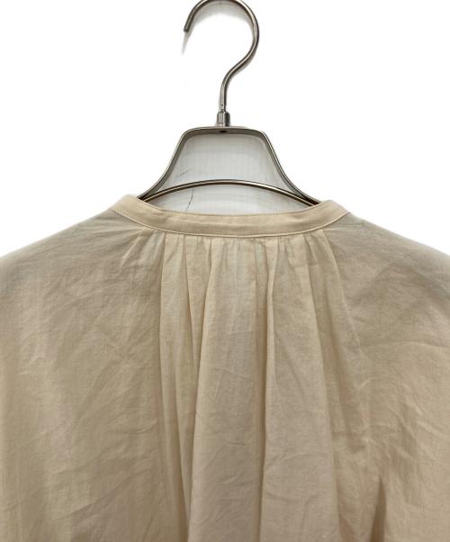 Whim Gazette（ウィムガゼット）Whim Gazette (ウィムガゼット) ローン2WAYギャザーブラウス ベージュ サイズ:FREEの古着・服飾アイテム