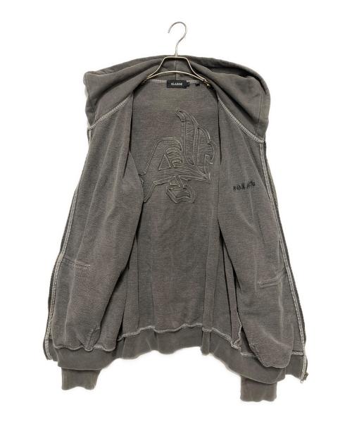 X-LARGE（エクストララージ）X-LARGE (エクストララージ) PIGMENT DYED EMBOSS LOGO ZIP HOODED SWEAT グレー サイズ:Lの古着・服飾アイテム