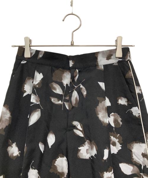 MANOF（マノフ）MANOF (マノフ) フラワーワイドパンツ ブラック サイズ:S 未使用品の古着・服飾アイテム