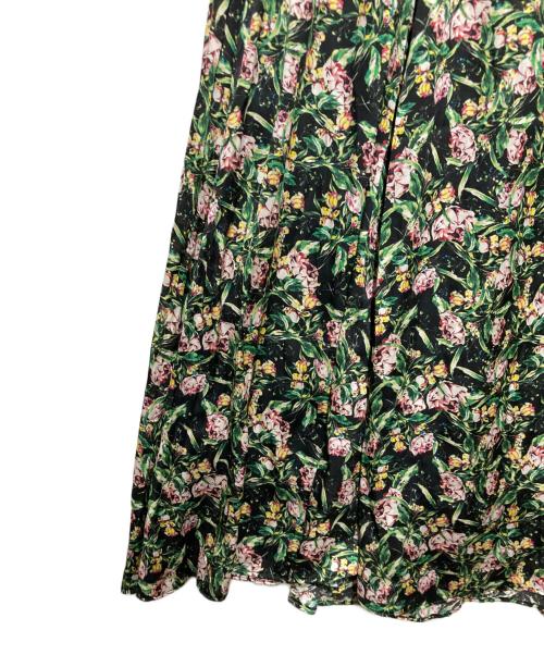 Noble（ノーブル）Noble (ノーブル) 割繊サテンフラワープリントギャザースカート ブラック サイズ:FREEの古着・服飾アイテム