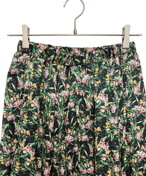 Noble（ノーブル）Noble (ノーブル) 割繊サテンフラワープリントギャザースカート ブラック サイズ:FREEの古着・服飾アイテム