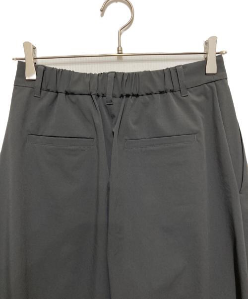ARPEGE STORY（アルページュストーリー）Arpege story (アルページュストーリー) ドライカーヴィーパンツ グレー サイズ:1の古着・服飾アイテム