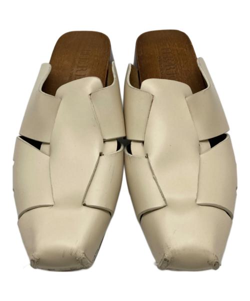 HEREU（ヘリュー）HEREU (ヘリュー) LICIA Square Toe Fisherman Mule Clog ベージュ サイズ:36の古着・服飾アイテム