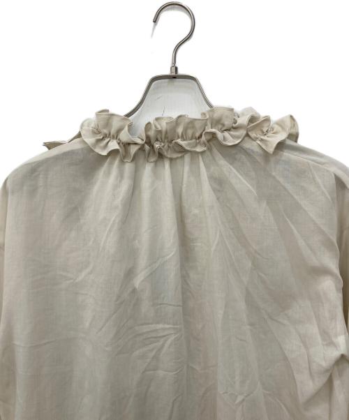 LESAGE（レサージュ）LESAGE (レサージュ) シアーフリルシャツ ベージュ サイズ:FREE 未使用品の古着・服飾アイテム